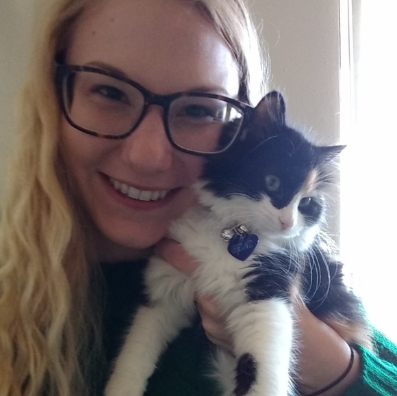 Meet your Posher, Abby - Picture 1 of 1